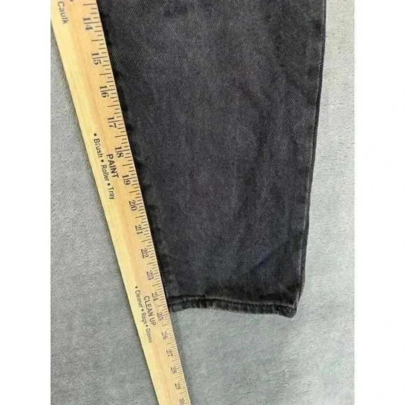 Levis Jeans Women’s 31 Black High Waisted Mom Jean Distressed 100% Cotton - Picture 11 of 12